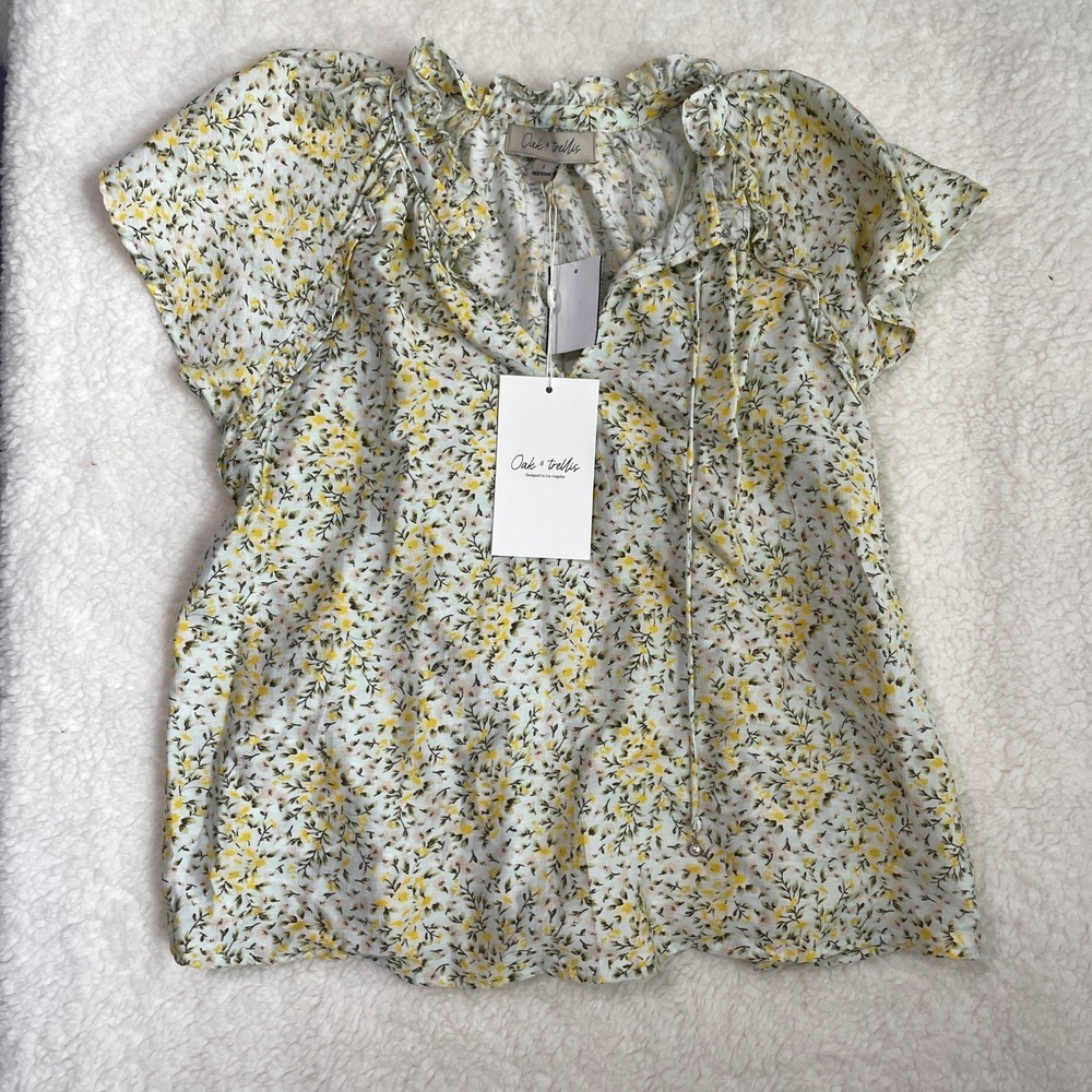 Oak and Trellis Woven Women Large Yellow Floral Ruffle Blouse *Size Note